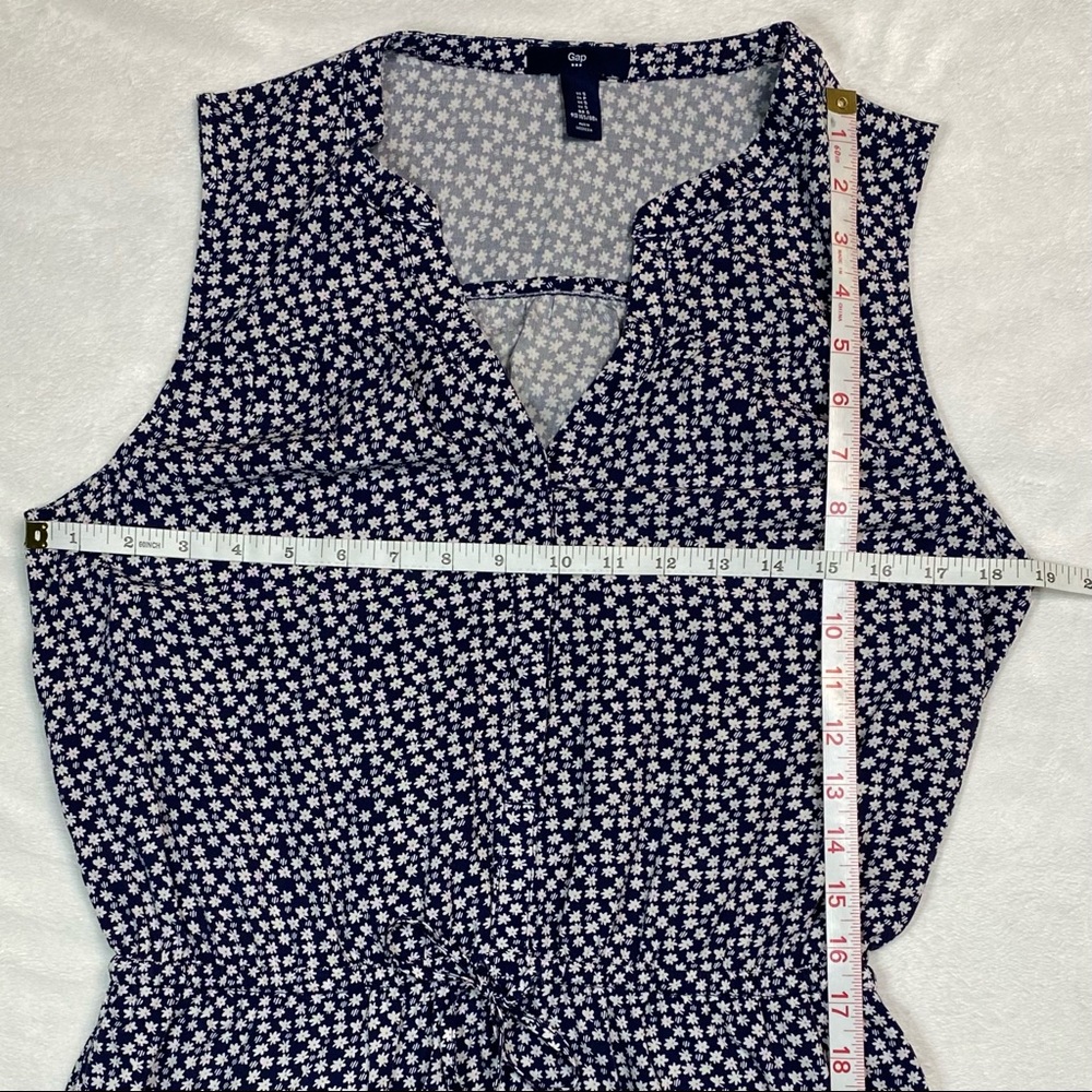 GAP Sleeveless Shirt Dress, Elastic waist w/ drawstring
Size S - Picture 5 of 12